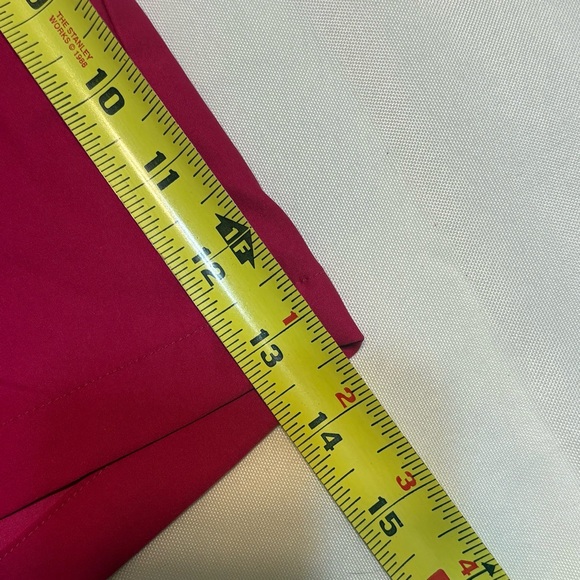 Nike Golf Women's Dri-Fit Pink Bermuda Short Size 12 - Picture 6 of 8